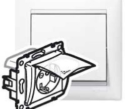 Механизм розетки 1-м СП Valena 2К+З IP44 с заземл. бел. (DIY-упак.) Leg
