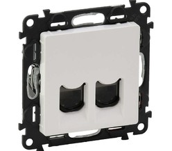 Механизм розетки комп. 2-м Valena Life RJ45 CAT.5E UTP с лицевой панелью бел. Leg