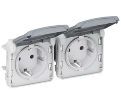 Механизм розетки 2-м СП Plexo горизонт. с защ. крышкой с заземл. IP55 сер. Leg 0