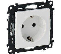 Механизм розетки 1-м СП Valena Life 16А IP20 250В 2К+З с лиц. панелью защ. шторки безвинт. зажимы бел. Leg