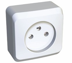 Розетка 1-м ОП Этюд 16А IP20 защ. шторки без заземл. бел. SchE